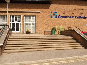 台阶受磨损和损伤,引起健康安全问题 台阶受磨损和损伤,引起健康安全问题